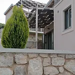 Villelia View 2 *